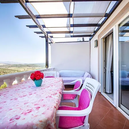 Marvelous Flat 650 M To The With Shared Pool And Terrace In Bodrum * بوغازيتْشي