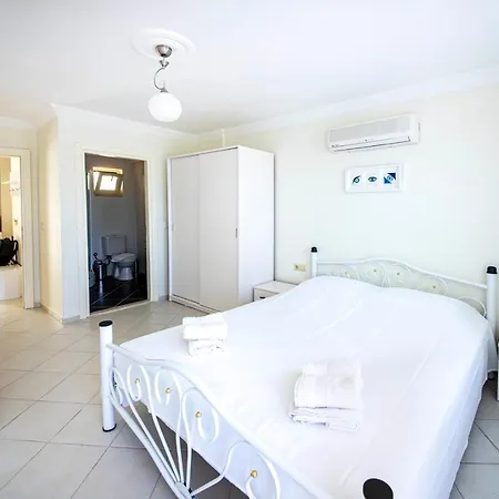 Marvelous Flat 650 M To The With Shared Pool And Terrace In Bodrum