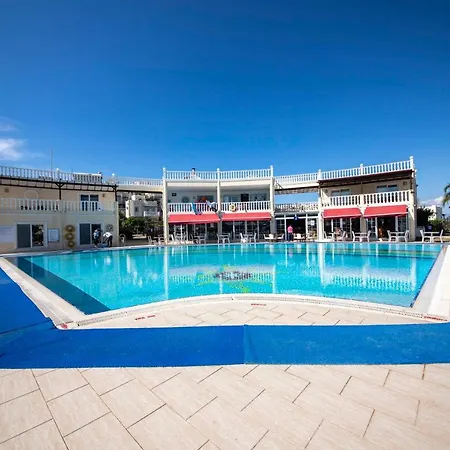 شقة Marvelous Flat 650 M To The With Shared Pool And Terrace In Bodrum